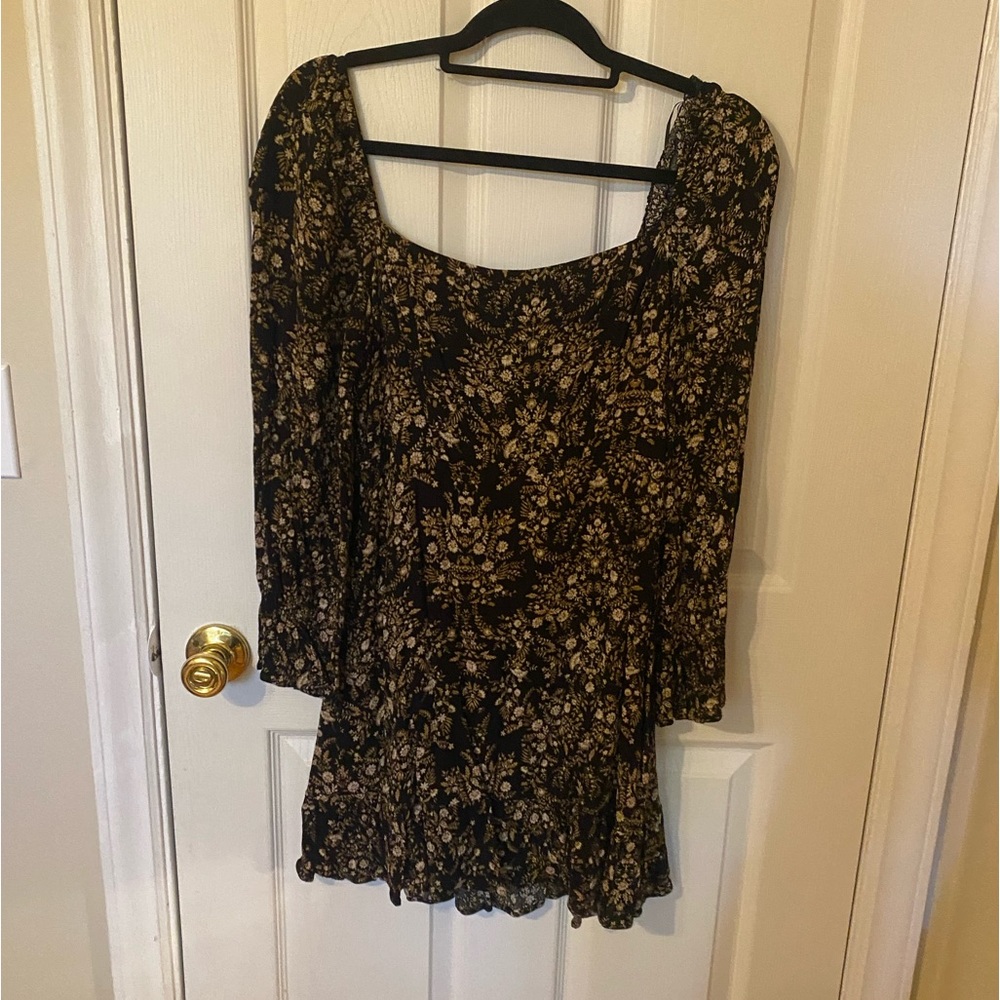 Dress Forum Floral Square Neck Dress- Women’s medium